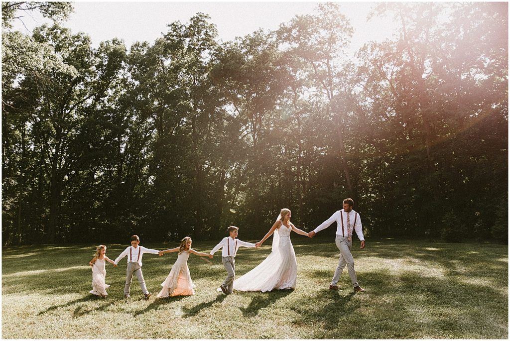 #adoretip | Kids at your wedding?. Desktop Image