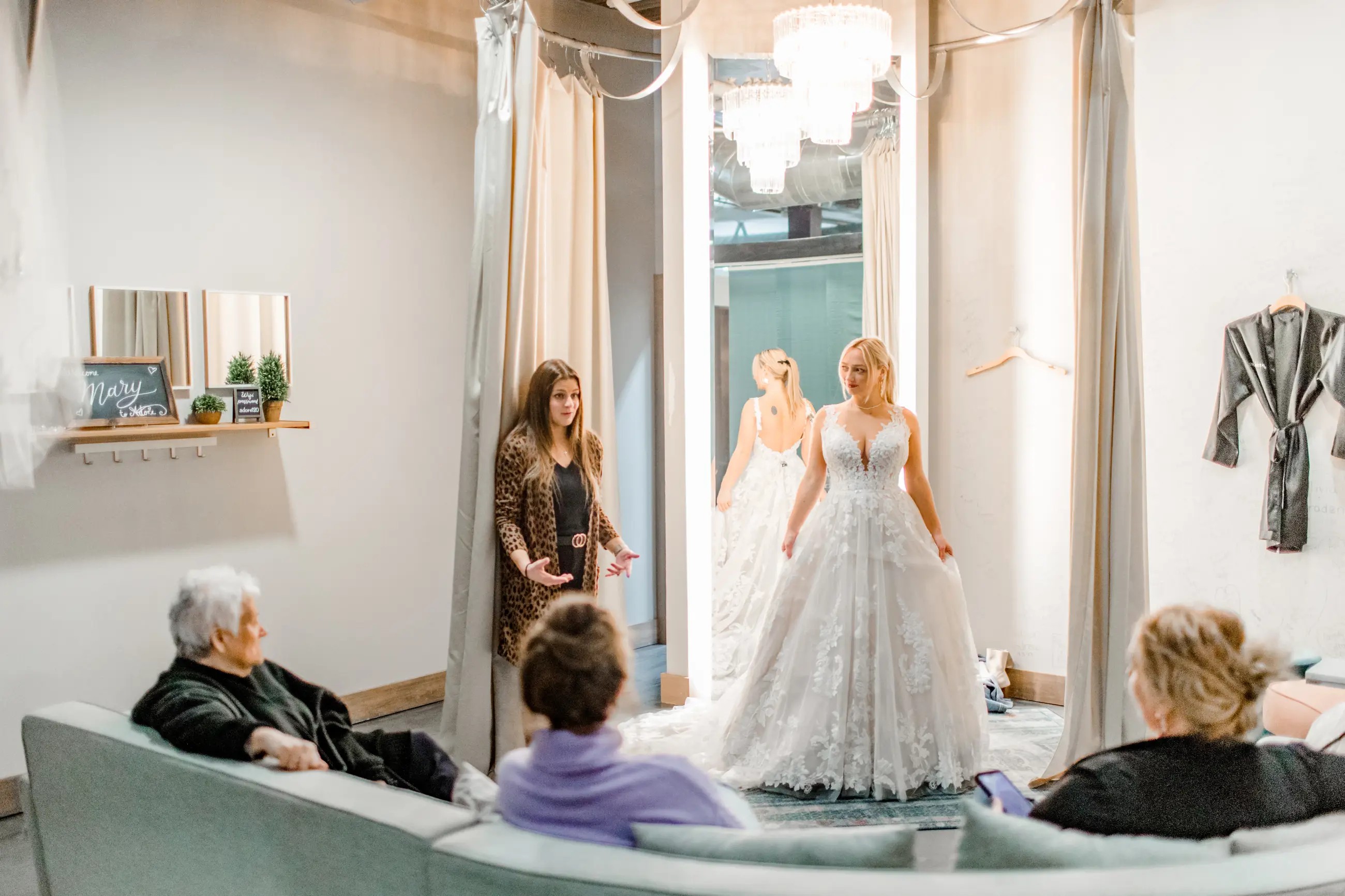 Top 10 Things to Expect at Your Bridal Appointment. Desktop Image