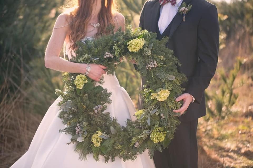 #adoretip | Wedding Planning During the Holidays Image