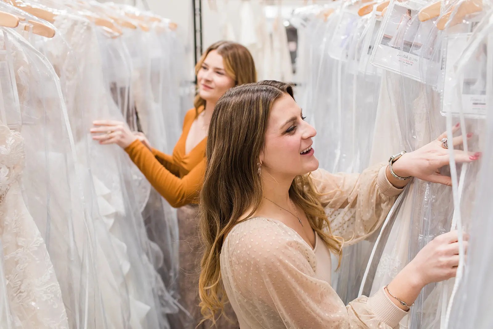 How to Save Money While Planning Your Wedding Image