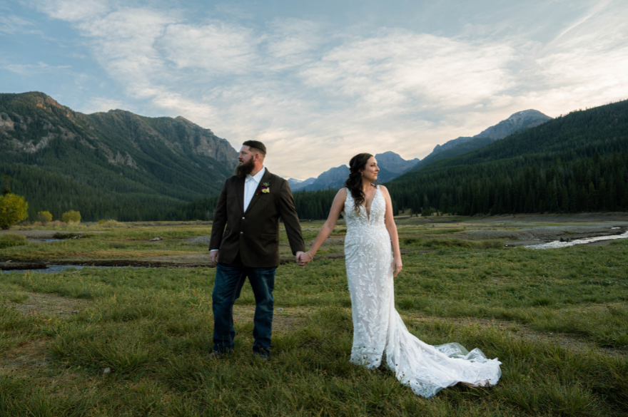 #ADOREREALBRIDE | LINDSAY &amp; AUSTIN. Desktop Image