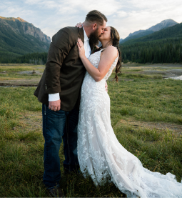 #ADOREREALBRIDE | LINDSAY &amp; AUSTIN Image