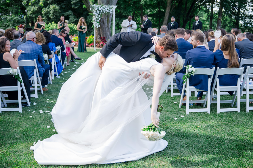 #ADOREREALBRIDE | HANNAH &amp; NICK. Desktop Image