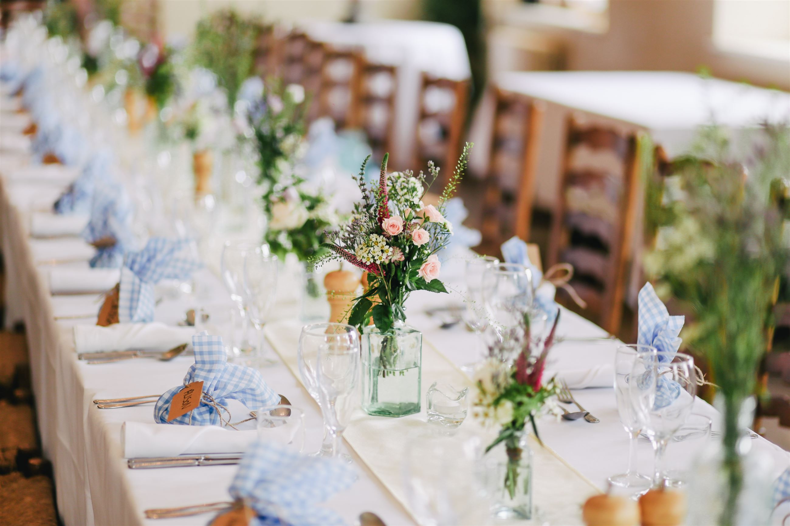 #adoretip | 13 Ways to Slash Your Wedding Budget. Desktop Image