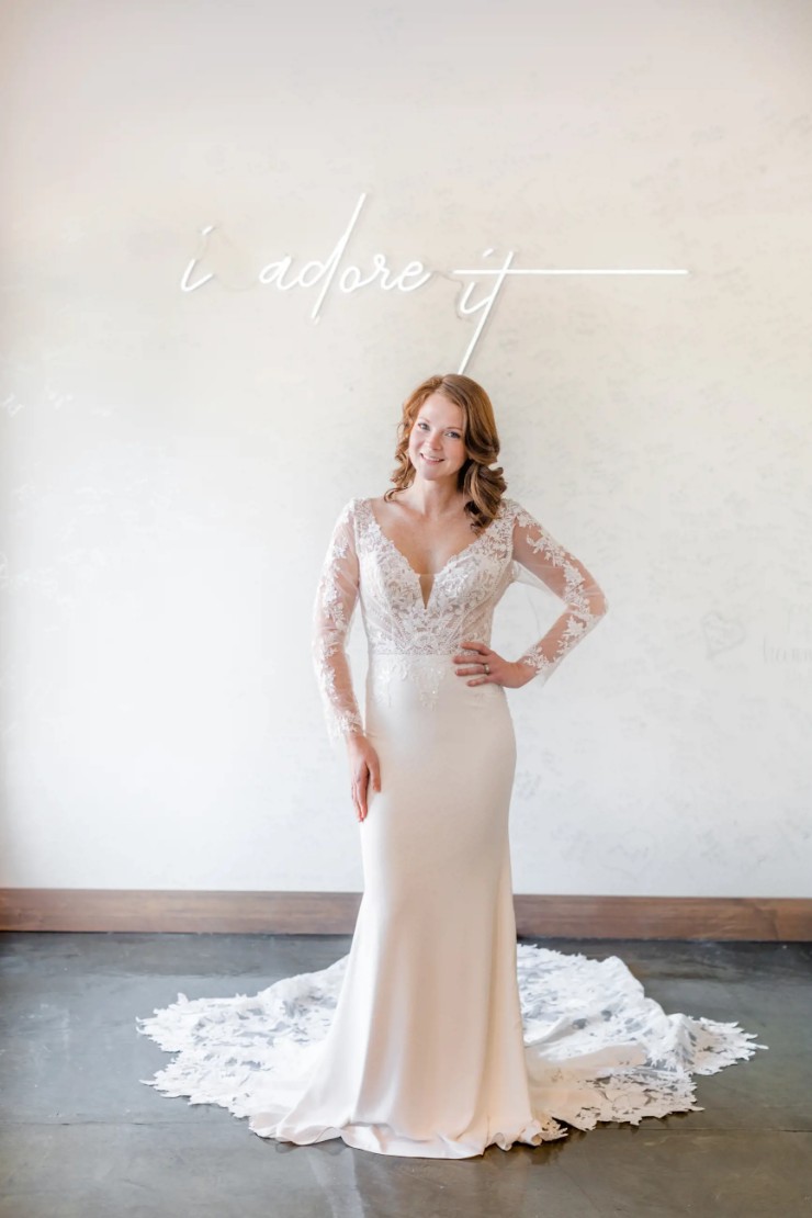 Madly In Love Style #Addison + Sleeves Default Thumbnail Image