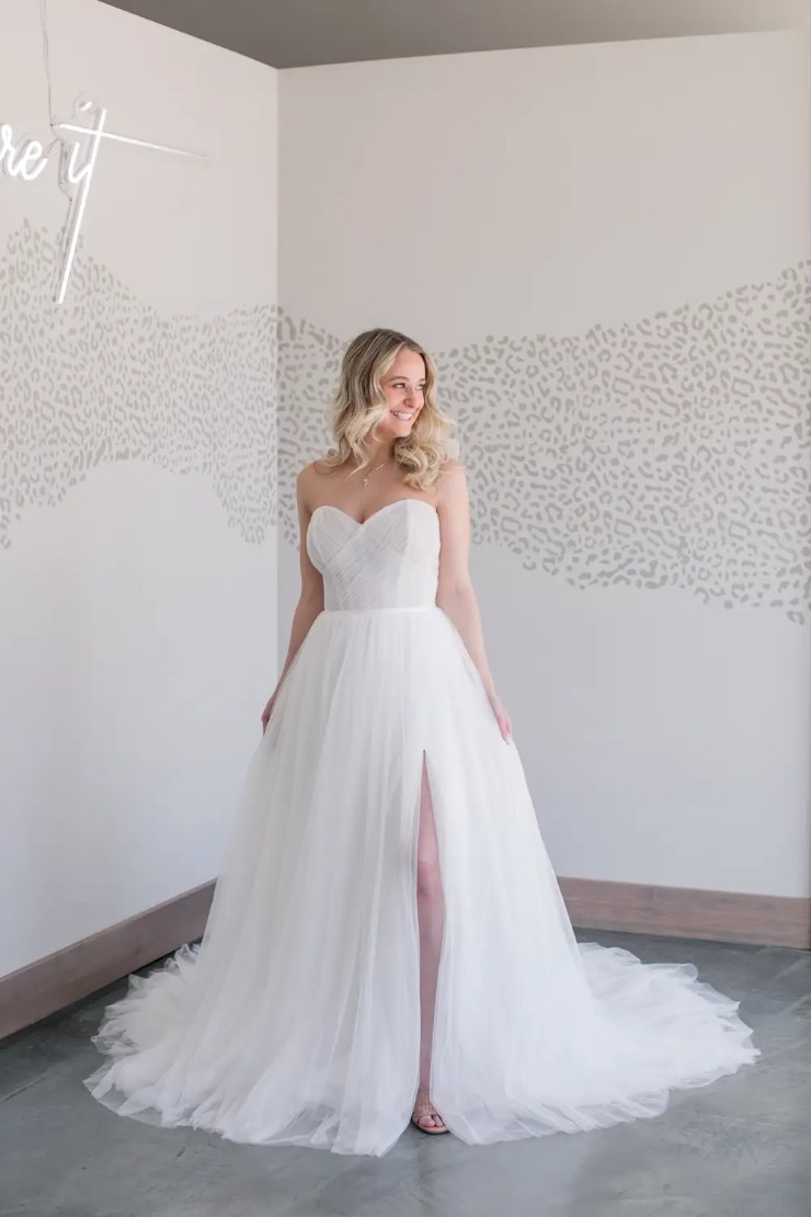 Madly In Love Style #Hollis Ivory Default Thumbnail Image